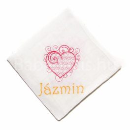 Egyedi hímzett textilpelenka – szívecskés