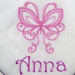 Egyedi hímzett textilpelenka – pillangós